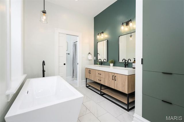 3435 Oregon Avenue, St Louis, MO 63118