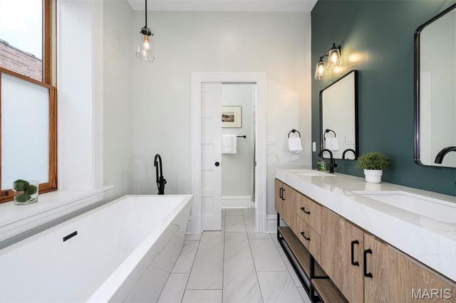 3435 Oregon Avenue, St Louis, MO 63118