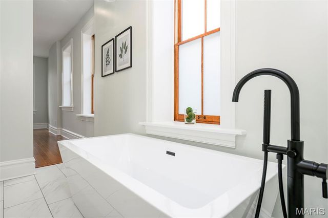 3435 Oregon Avenue, St Louis, MO 63118