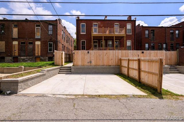 3435 Oregon Avenue, St Louis, MO 63118