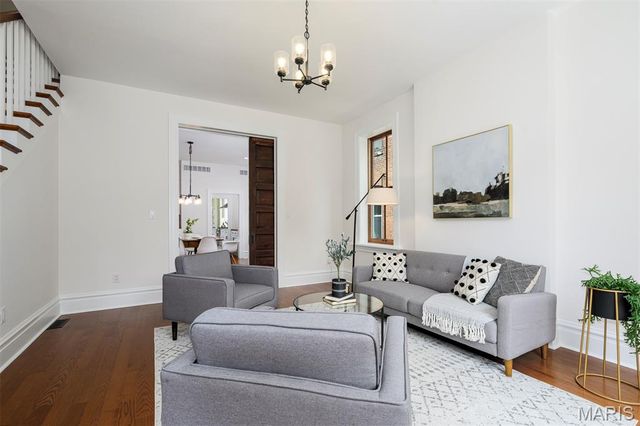 3435 Oregon Avenue, St Louis, MO 63118