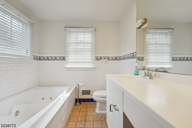 424 Colonial Ave, Westfield Town, NJ 07090