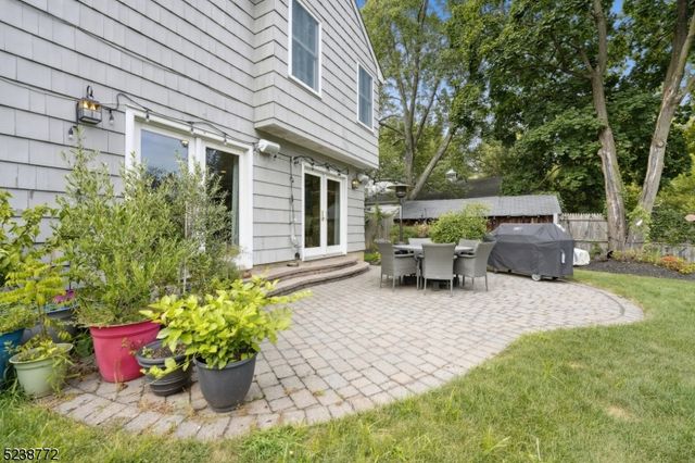 424 Colonial Ave, Westfield Town, NJ 07090