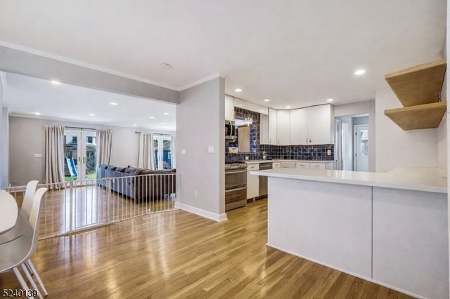 424 Colonial Ave, Westfield Town, NJ 07090