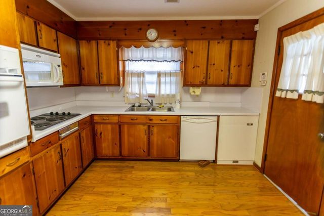 4360 E River Road, Baxley, GA 31513