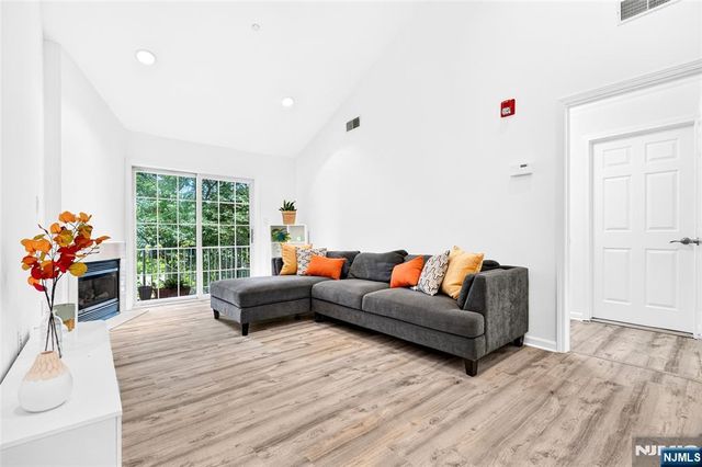 486 Cambridge Drive, Butler Borough, NJ 07405
