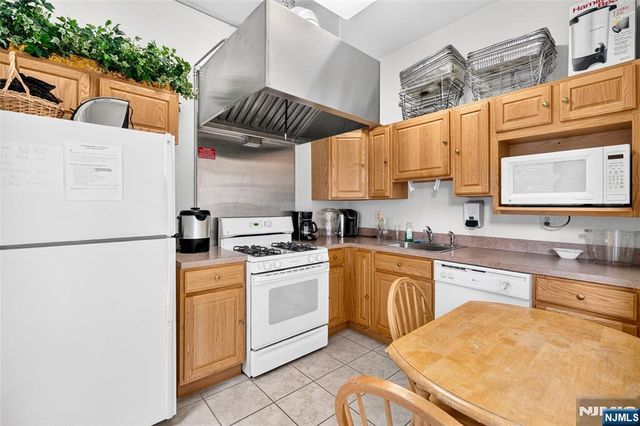 486 Cambridge Drive, Butler Borough, NJ 07405
