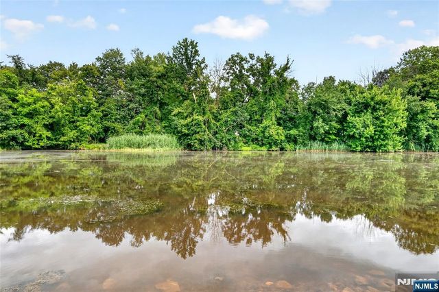 486 Cambridge Drive, Butler Borough, NJ 07405