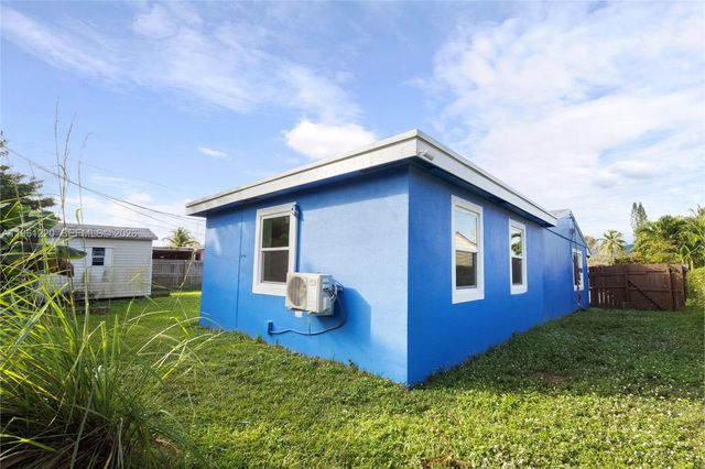 1510 SW 68th Ave, North Lauderdale, FL 33068