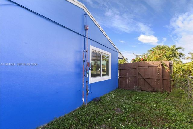 1510 SW 68th Ave, North Lauderdale, FL 33068