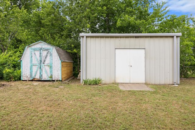 606 Nancy Drive, Glen Rose, TX 76043