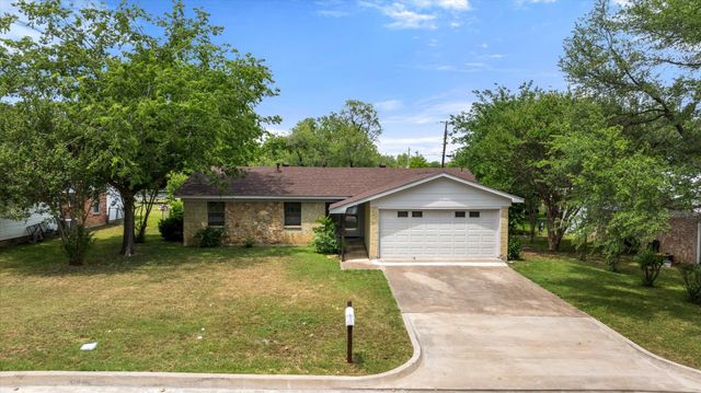 606 Nancy Drive, Glen Rose, TX 76043