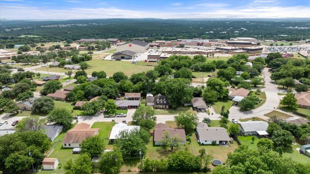 606 Nancy Drive, Glen Rose, TX 76043