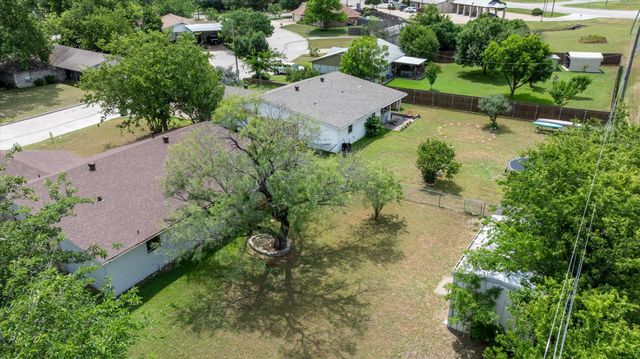 606 Nancy Drive, Glen Rose, TX 76043