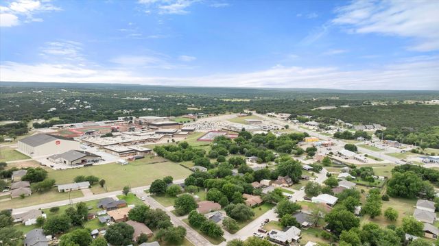 606 Nancy Drive, Glen Rose, TX 76043