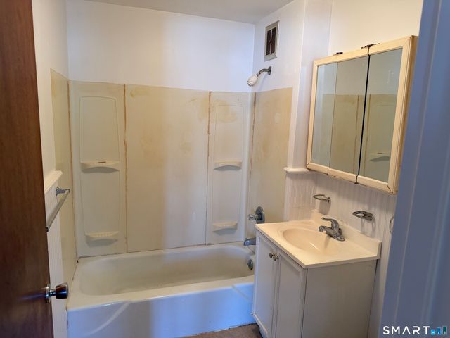 100 Oakwood Avenue APT B1, West Hartford, CT 06119