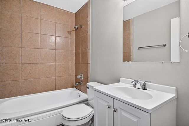 4110 Saint Francis Ln, Louisville, KY 40218
