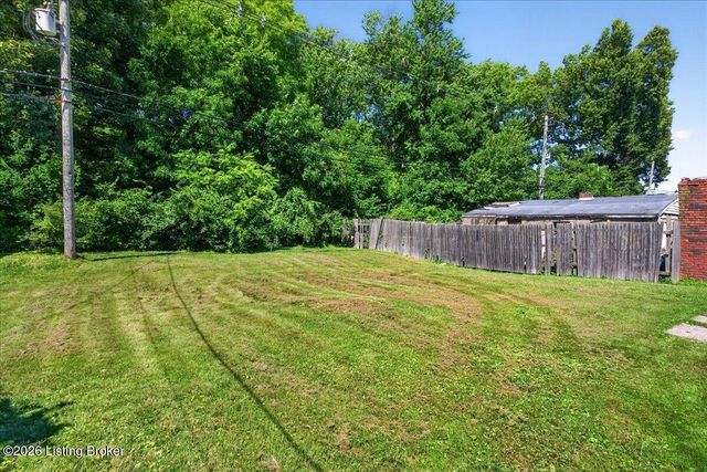 4110 Saint Francis Ln, Louisville, KY 40218
