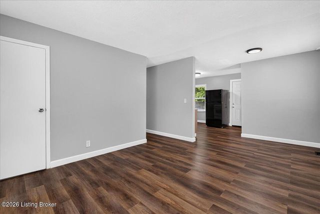 4110 Saint Francis Ln, Louisville, KY 40218