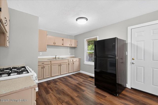 4110 Saint Francis Ln, Louisville, KY 40218