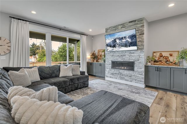 1347 Malatesta Court, Enumclaw, WA 98022