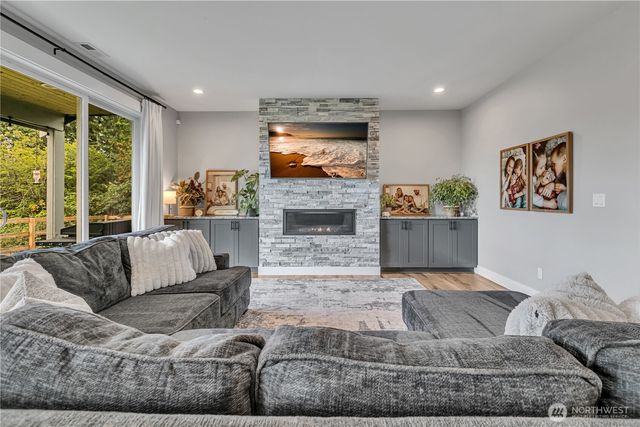 1347 Malatesta Court, Enumclaw, WA 98022