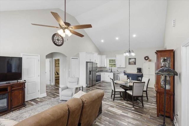1056 Durgan Place, Dalton, GA 30721
