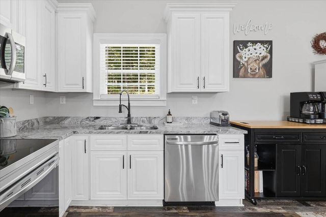 1056 Durgan Place, Dalton, GA 30721