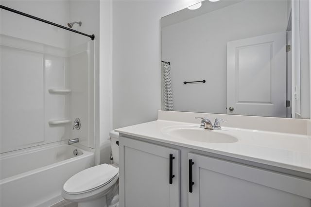 3207 NW Reinhart Drive, Ankeny, IA 50023
