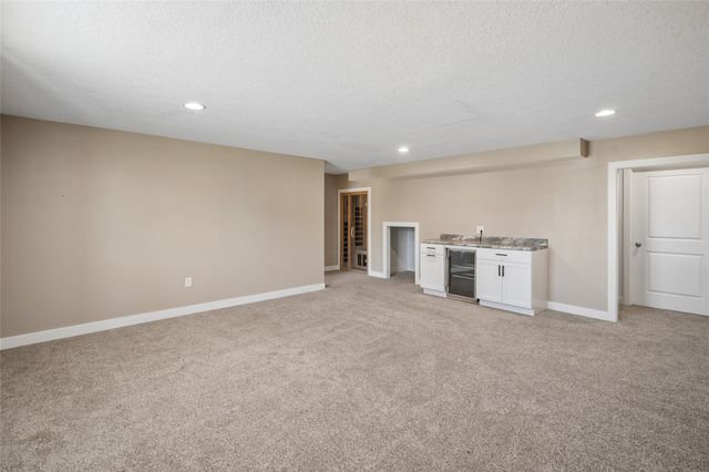 3207 NW Reinhart Drive, Ankeny, IA 50023