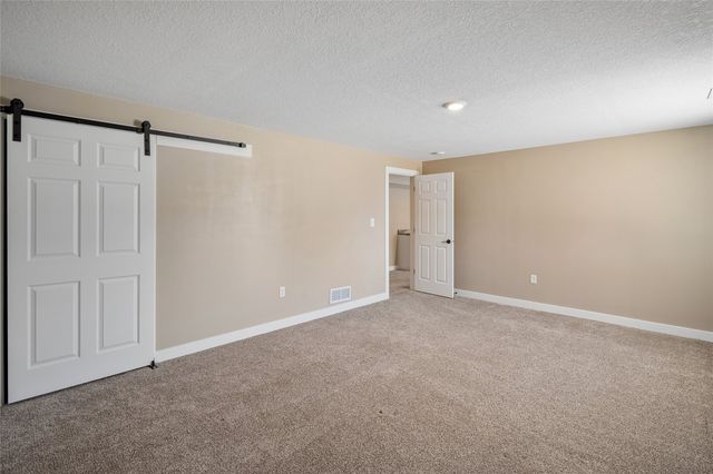 3207 NW Reinhart Drive, Ankeny, IA 50023