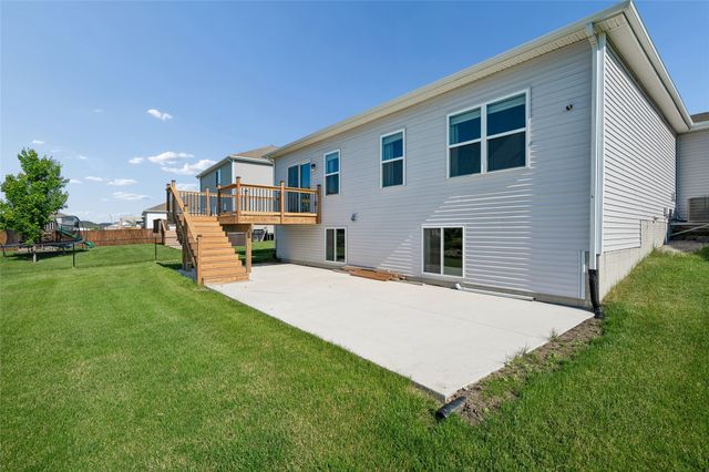 3207 NW Reinhart Drive, Ankeny, IA 50023
