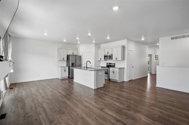 3207 NW Reinhart Drive, Ankeny, IA 50023