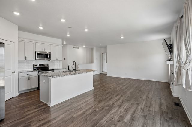 3207 NW Reinhart Drive, Ankeny, IA 50023