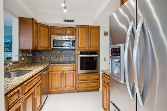 3505 S Ocean Dr 201, Hollywood, FL 33019