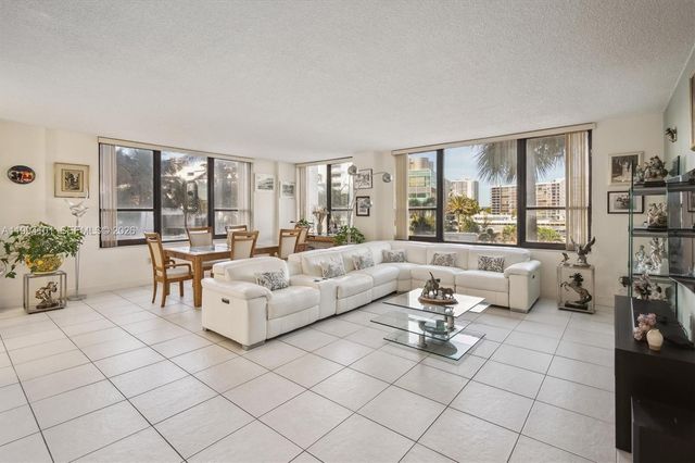 3505 S Ocean Dr 201, Hollywood, FL 33019