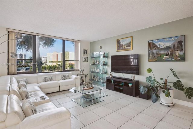 3505 S Ocean Dr 201, Hollywood, FL 33019