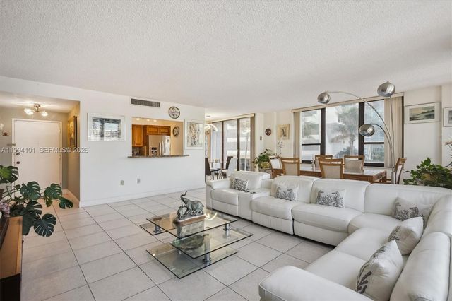 3505 S Ocean Dr 201, Hollywood, FL 33019