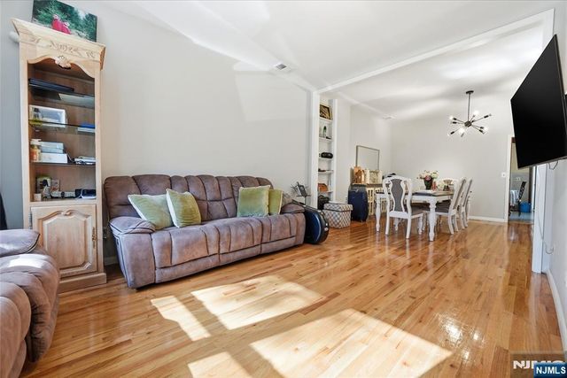 22 Lentz, Newark, NJ 07105