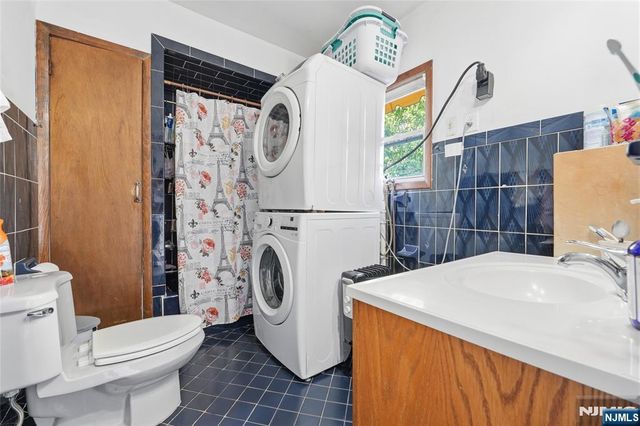 22 Lentz, Newark, NJ 07105