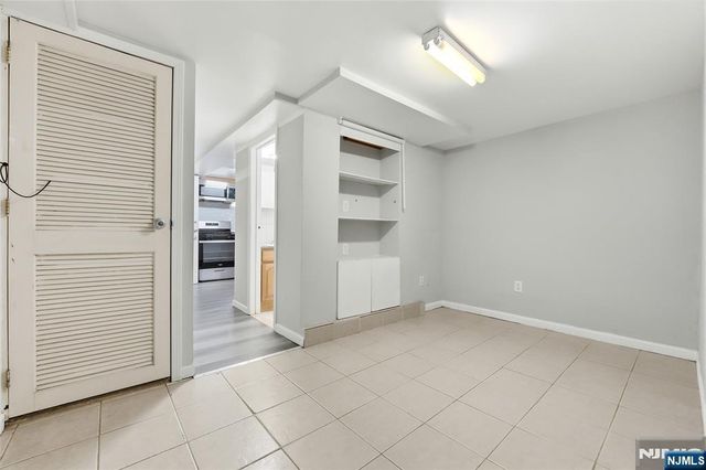22 Lentz, Newark, NJ 07105