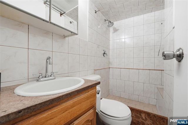 22 Lentz, Newark, NJ 07105