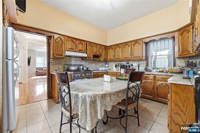 22 Lentz, Newark, NJ 07105