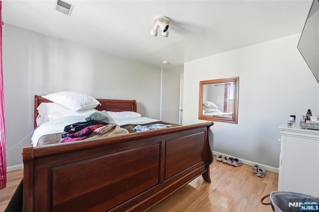22 Lentz, Newark, NJ 07105