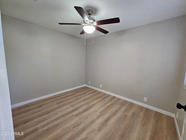520 W HONONEGH Drive 6, Phoenix, AZ 85027