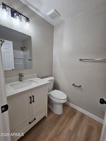 520 W HONONEGH Drive 6, Phoenix, AZ 85027