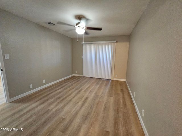 520 W HONONEGH Drive 6, Phoenix, AZ 85027