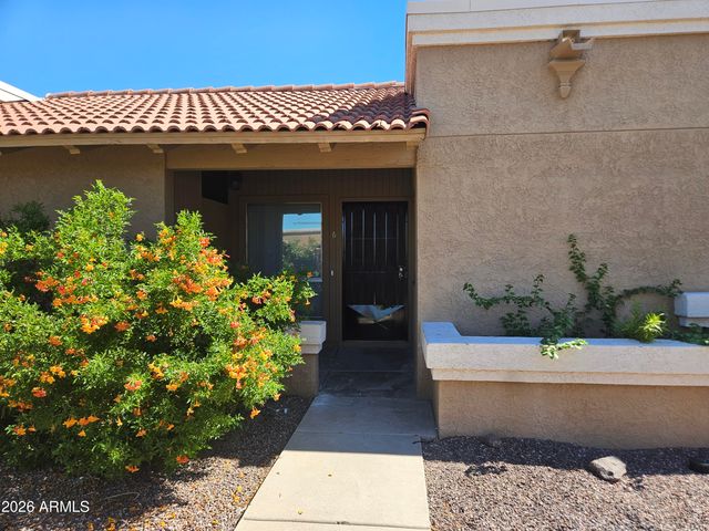 520 W HONONEGH Drive 6, Phoenix, AZ 85027