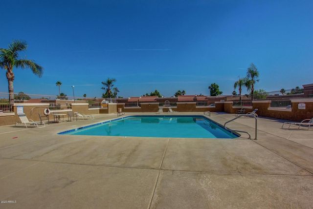 520 W HONONEGH Drive 6, Phoenix, AZ 85027