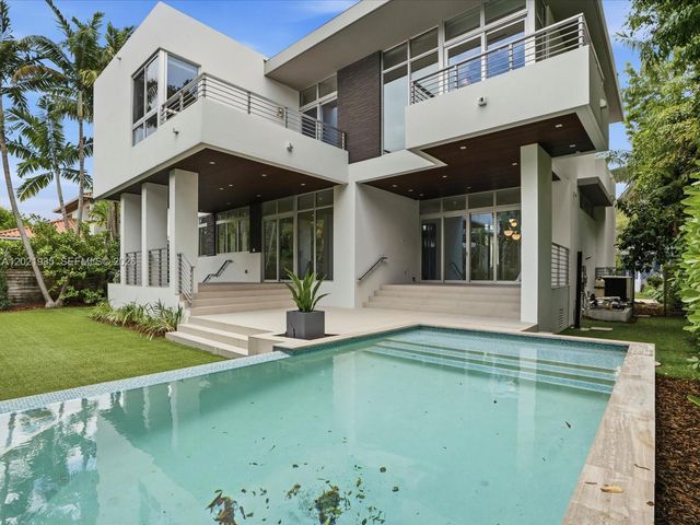 125 Hampton Ln, Key Biscayne, FL 33149